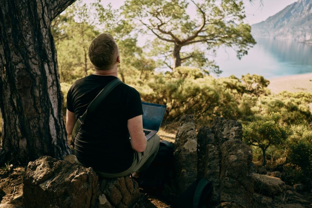 jobs you can do while traveling in a van