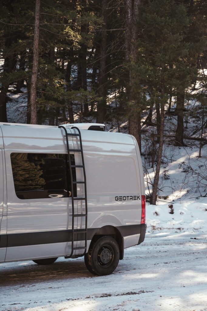 geotrek camper van in winter snow