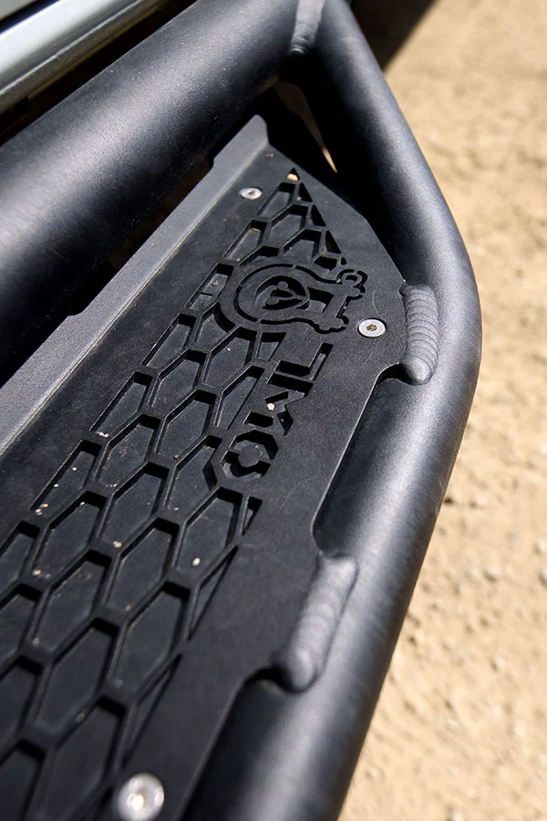 Close-up of OWL side steps on a Geotrek Verus